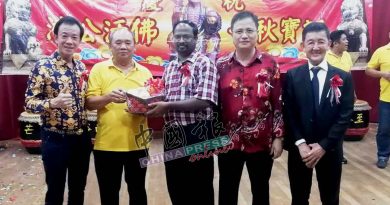 淡边南海佛母坛颠佛宫宴会‧威拉班：政局动荡  国民须冷静勿被煽动