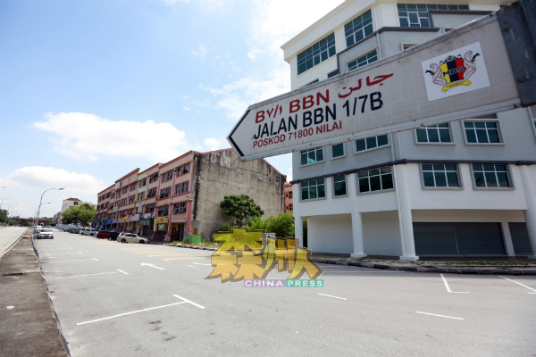 即将落实行动管制令的汝来Putra Point Jalan BBN1/7B路已显得冷清。