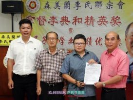 朱建华：注重全面发展课外活动出色也应表扬