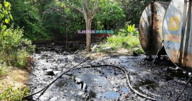 非法工厂夹击污染环境  亚逸昆宁居民怒了