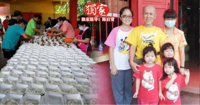 华妇为两外孙女落发还愿  送出1000份素餐