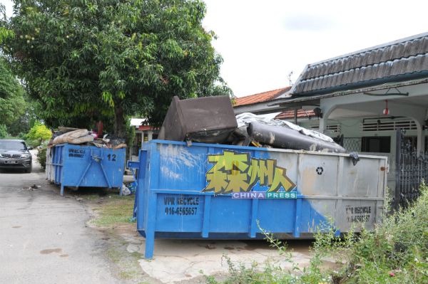 森马华揶揄州政府提供的500令吉救灾金只够灾民租用垃圾槽。