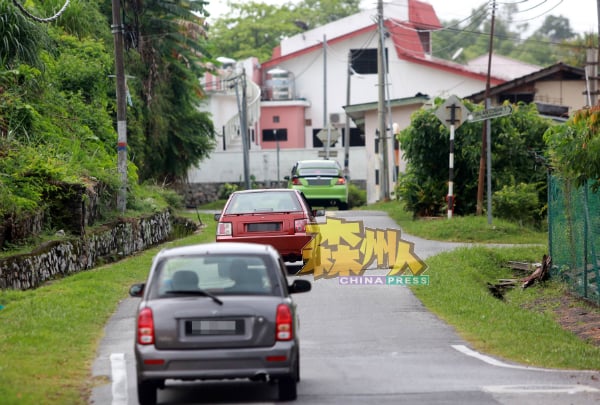 旧式花园的道路都非常窄小，基础建设也逐渐跟不上时代步伐。