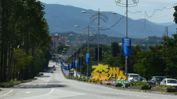州政府在社区发展拨出200万令吉，在波德申、瓜拉庇劳、淡边及仁保设立LED告示牌。