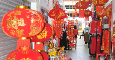 游子不返乡MCO禁营业 年饰生意大缩水