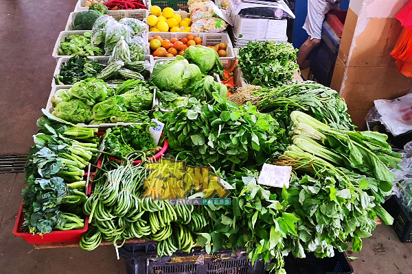雨天影响蔬菜收成，各种蔬菜价格走涨。
