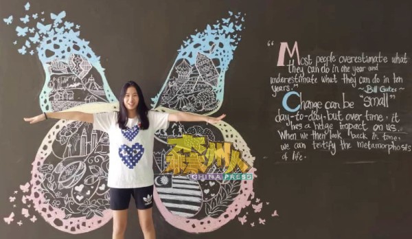 象征蜕变的大蝴蝶汇聚马来西亚名胜地，站在壁画前拍照，也变成了漂亮的蝴蝶。