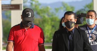 机场移民局官员受贿“放行” 判监10天及罚1万