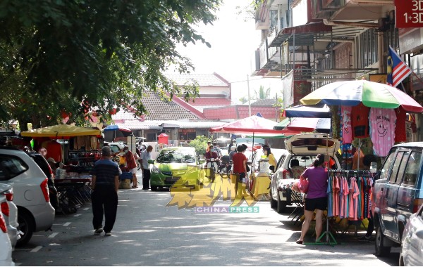 早在10余年前，就已存在的亚沙再也第一期商业区早市，如今获芙蓉市政局批准从“无牌”小贩，转正为合法小贩。