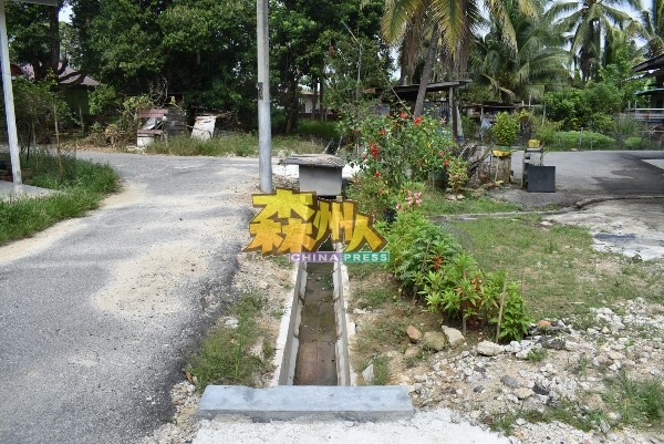 冷宜新村建新排水沟帮助解决困扰村民60年的水患问题。