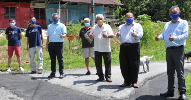 木屋居民向议员投诉路洞不果 转向马华求助获补路
