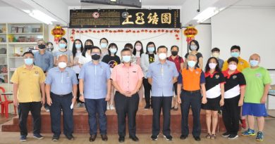 吴金财吁家长多用方言沟通 让孩子掌握好不失传