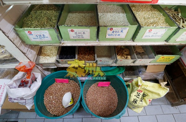 除了豆类，花生也同样起价，每公斤调涨50仙。
