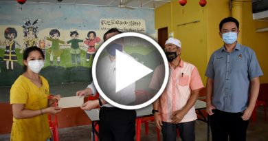 获热心人捐援助金 陆兆福率先派给220灾黎