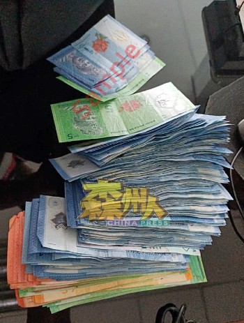 厚厚一叠钞票，就是余姓行乞者在3天内行乞的“战绩”，足够他买一张单程回返广东的机票。
