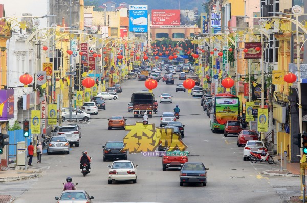 芙蓉市区在周日（年廿八日）的车流量比平日多，惟已不如疫情之前每逢新年市区出现车龙的情况。