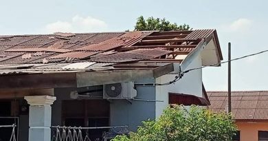 宁宜彭加兰榴梿平民屋 17屋顶白锌被吹走