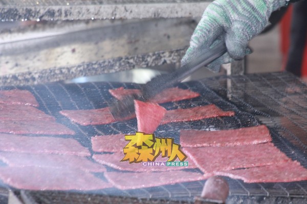 朱湖区所烧制的肉干全都是碳烧。