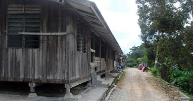 砂拉越以长屋著名 弄边也有古色古香长屋