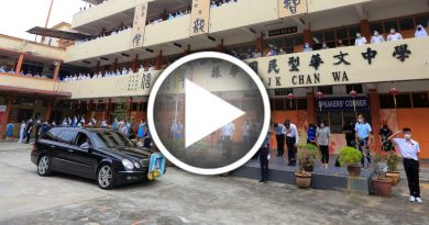 叶国强举殡回返振中2学校 师生夹道送其最后一程