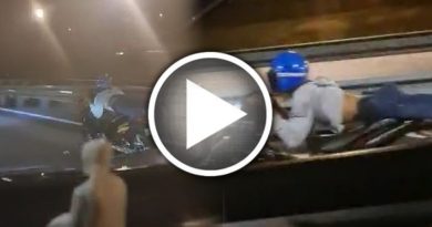视频疯传青年飙摩哆 遭印裔大兄狂骂“你们找死！”