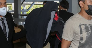 交局官员索贿3500 判监14天罚逾万
