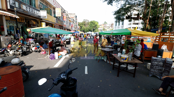 芙蓉市政局近期会协助芙蓉文物街的小贩成立公会。