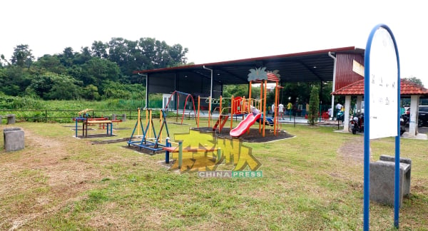 玛丽约瑟芬承诺将会提升及维修甘榜巴西儿童游乐场损坏的设施。