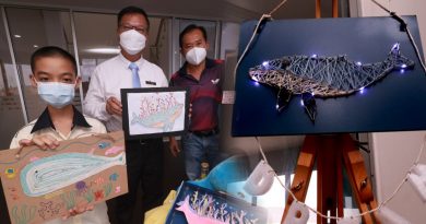 13岁波中生张烜荣 获校方举办画展一圆“鲸鱼梦”