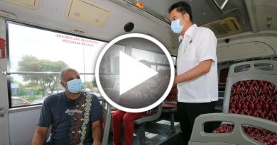 关注少人乘搭状况 张聒翔突检免费巴士服务