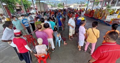 亚沙社区市集来到拉务 民众1句半钟扫光所有货