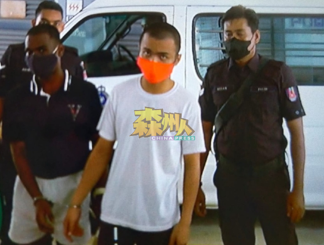 涉嫌谋杀牙科技术师的被告（中）在被芙蓉高庭判处死刑。