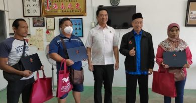 州政府移交3团体拨款 马口3户领平板电脑