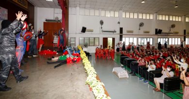 复仇者联盟“驾临”芙小 学生开怀扫除疫情阴霾