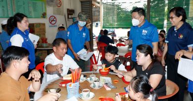 请陈君儿来站台 “阿南”沿户访万茂居