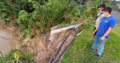地陷 沟塌 电线杆和围栏倒 弄边绍嘉纳花园居民很担忧