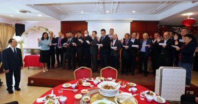 吴小铭冀新政府 解决师资不足问题
