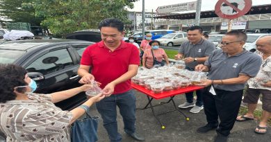 派送220份汤圆 善缘助念团与民共庆冬至