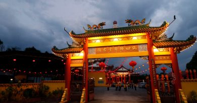 仅挂灯笼没设打卡点 四师爷庙向议员喊话：“我们没钱！”
