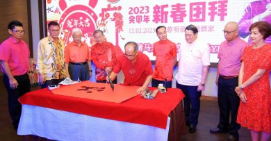 周世扬吁华团突破 培养未来政治领袖
