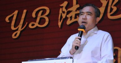 陆兆福：曾承诺助转永久 憾处理新村地契不完美