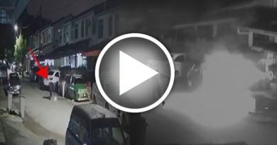 深夜纵火烧车 男子烧及自己