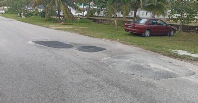 才铺的道路又下陷 居民: 可以不要这样吗？