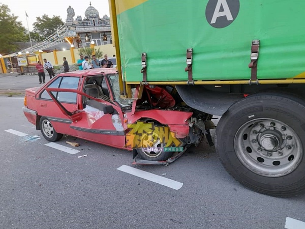 小车撞罗厘的交通事故发生在杜顺纽花园的印度神庙附近。