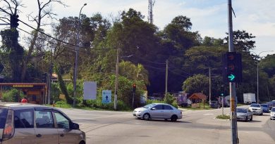 红绿灯讯号引混淆 十字路口车祸频传