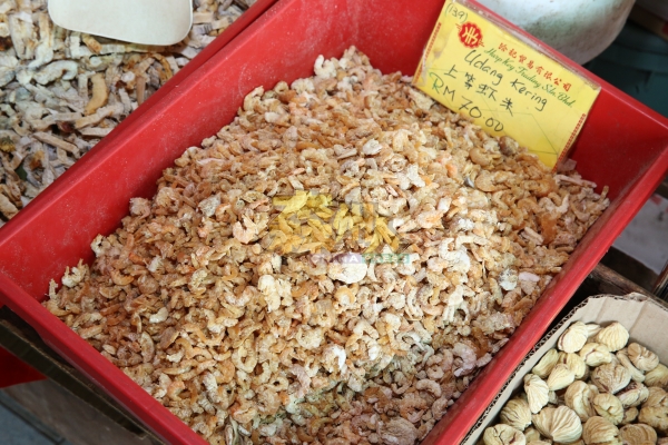 虾米价格上涨，每公斤介于60至80令吉。 