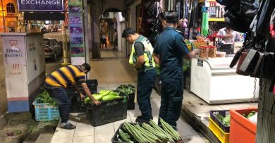 【森州人头条】外劳五脚基卖菜  引争议   网民：市政局为何不对付？