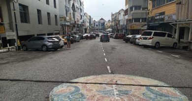 屠妖节易地举办 部分摊主展开请愿行动