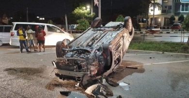 轿车失控翻覆 15岁少年被揭无牌驾驶