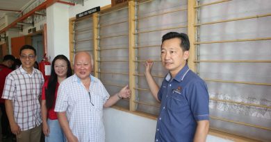 谢琪清拨款6万 中英华小更换百叶窗